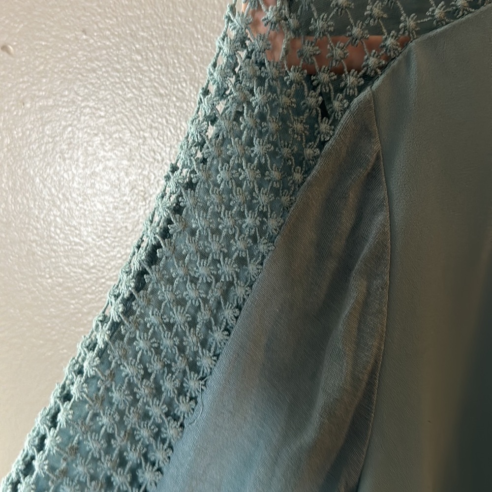 Loft Blue Eyelet Sleeve Top |‎ Medium - Picture 5 of 5